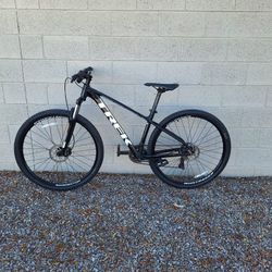 TREK MARLIN 5 MOUNTAIN BIKE 29 ER LIKE NEW( CHECK MY OTHER BIKES)