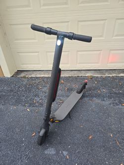 Segway Ninebot E45 Electric Scooter – Great Condition