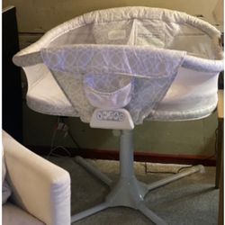 Halo Twin Bassinet Good Condition 