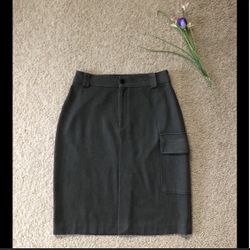 Club Monaco Skirt Size 4 Pencil Straight Pocket Zippered Made in Canada workwear