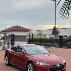 2015 Tesla Model S 85D