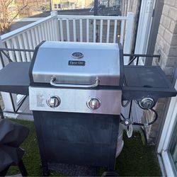 Gas grill 2 burner and full propane tank