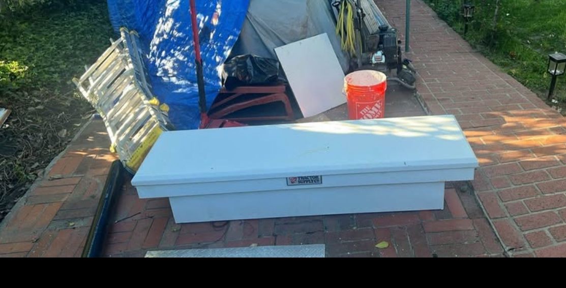 Chevy Silverado Tool Box Miso Go / Moving Must Go 