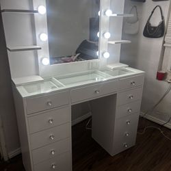 New 13 Drawer Makeup Sets Free Lightbulbs