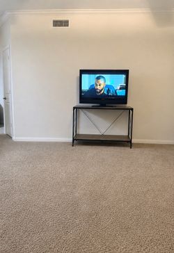 For Sale – Entry Table & 40” TV