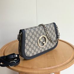 Daily versatile styles