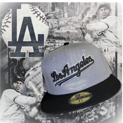 New Era Fitted 7 1/8, Side Patch ( NEW)