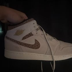 AIR JORDAN MID SE BROWN