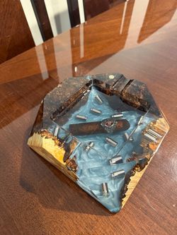 Cigar ashtray