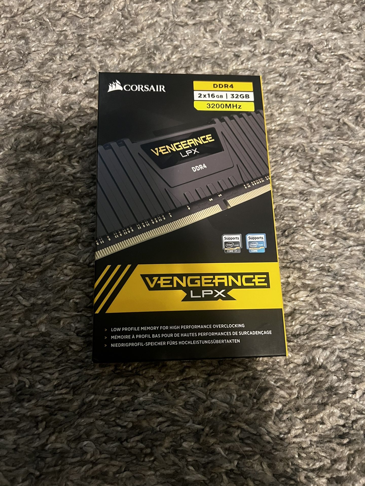 CORSAIR DDR4 32GB RAM