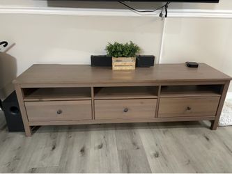 TV TABLE