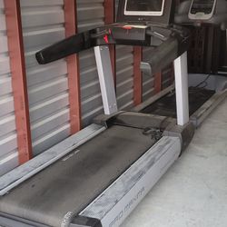 Pro Maxima Centurion 23TX 3 Treadmill With Computer Monitor Center