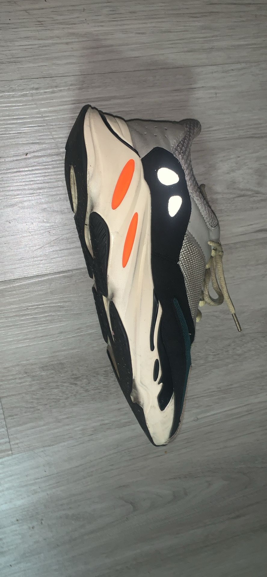  Yeezy Boost 700 'Wave Runner' 2023