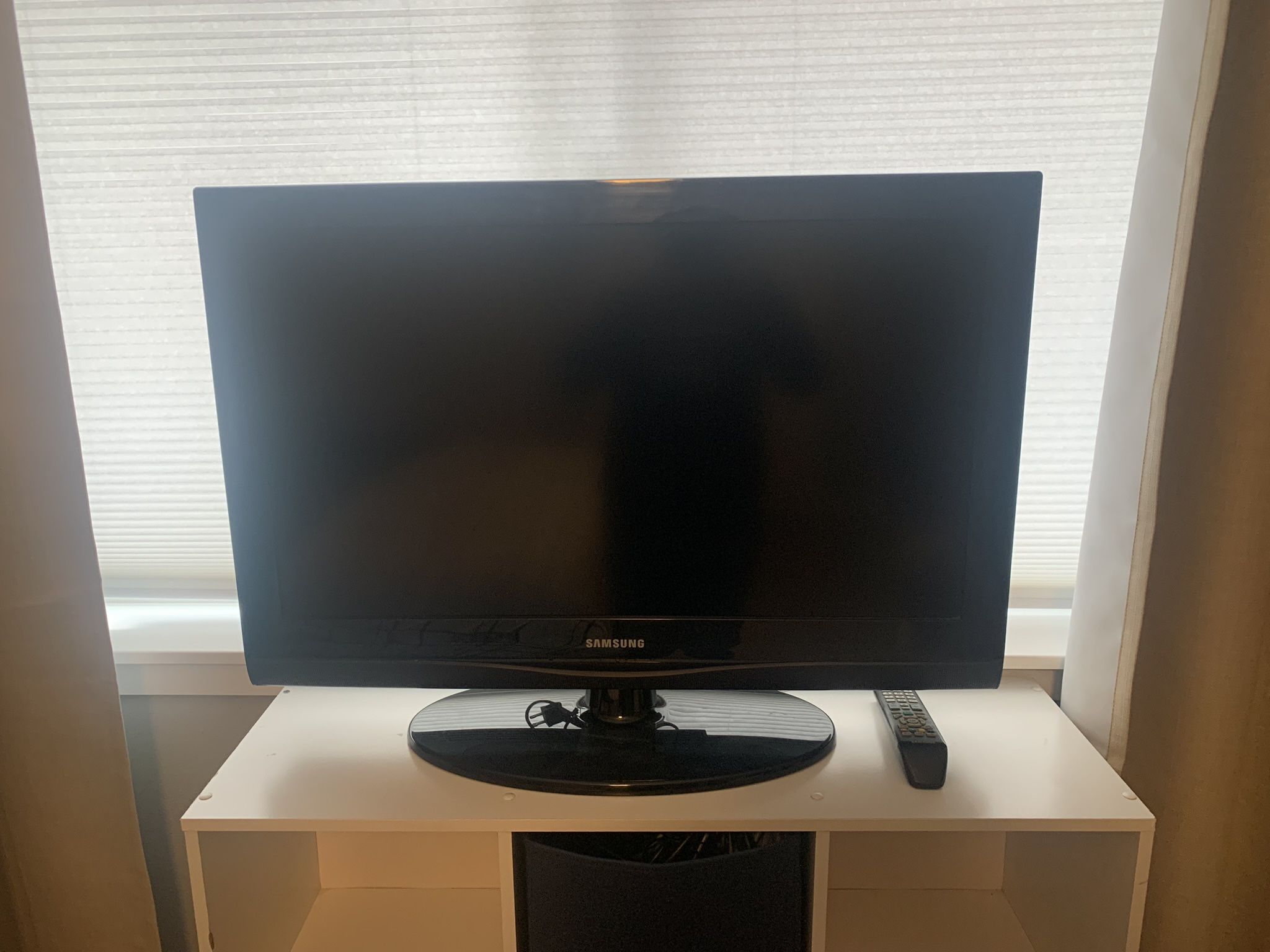 Samsung 31” Flatscreen TV
