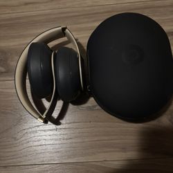 Beats Studio3 Wireless Over-Ear Noise Cancelling Headphones - The Beats Skyline Collection - Shadow Gray
