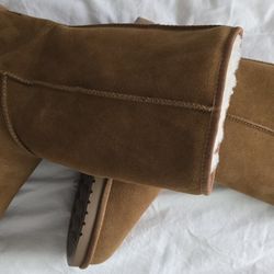 UGG Women's Boots Size 11 New 