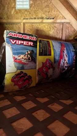 Airhead viper, three passenger pull behind tube