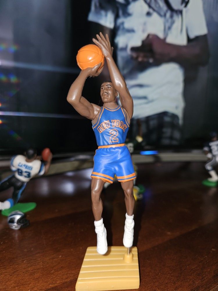 Larry Johnson Basketball Statue 