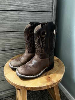 Boys boots 8C