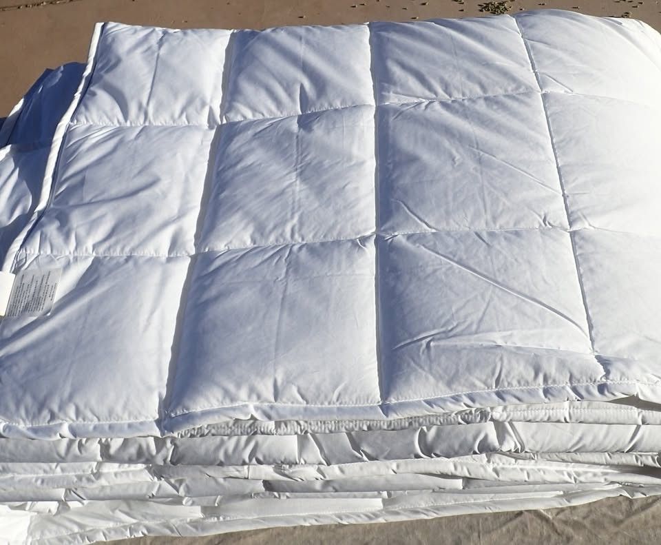White Comforter King/Cal King Light Weight Washable