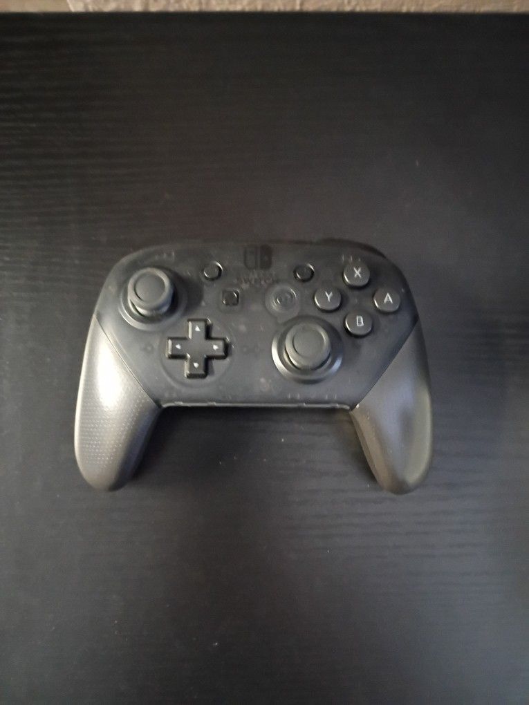 Nintendo Switch Pro Controller