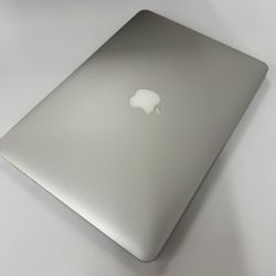13-inch MacBook Pro with Retina display with 1 charging cables