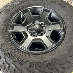 Jeep Wheels And Tires  LT 285/70R 17 