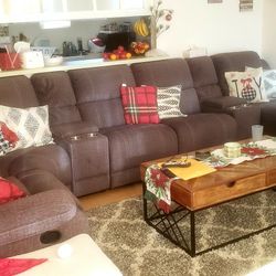 Gray Sofa With Recliner 