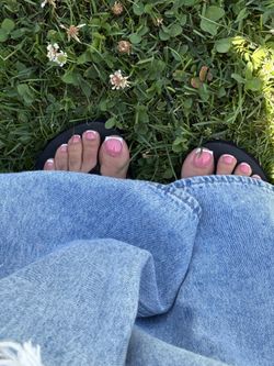 Acrylic toe