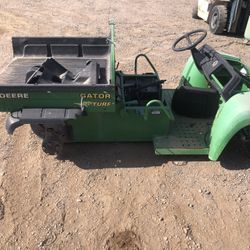 John Deere Gator