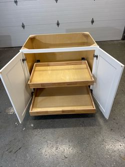 White Shaker Base Cabinet with Pull-Out Shelves