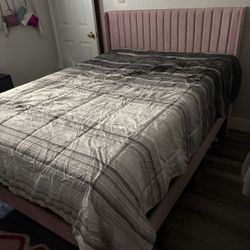 NICE CHEAP PINK FULL SIZE BED FRAME INCLUDES HEADBOARD