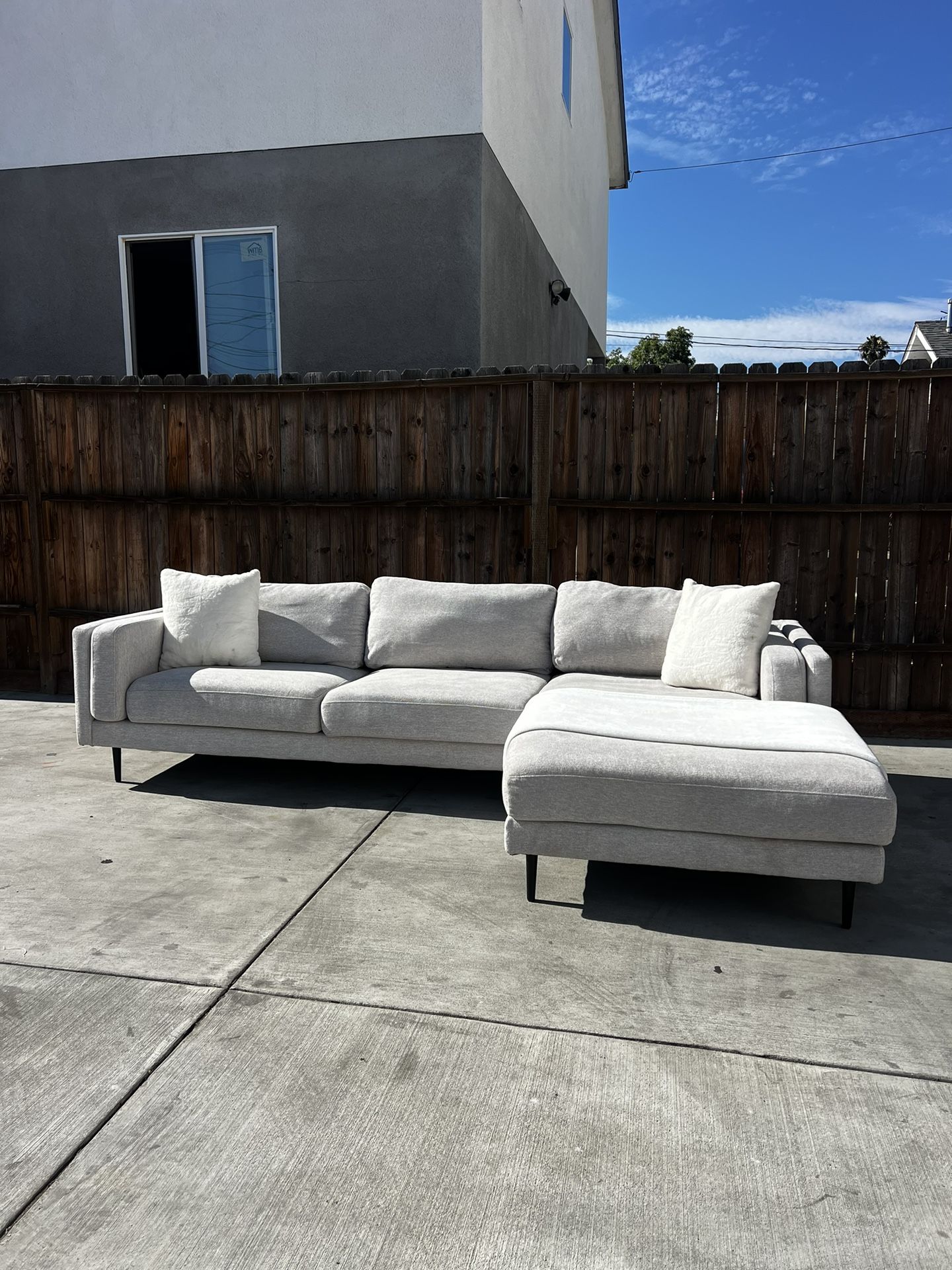 Light Grey/White Aries Sofa Sectional