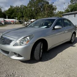 2015 Infiniti Q40
