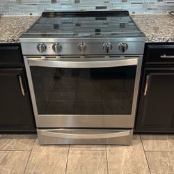 Whirlpool Electric Stove 18 Month Old