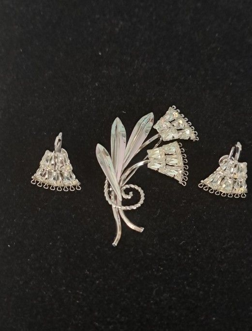 Vintage Sterling Silver Art Brooch And Screw Back Earrings Set 