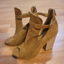 Heels Sz 6