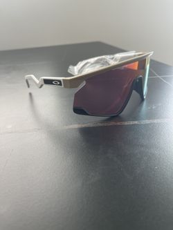 Oakley Sunglasses BXTR Prizm Hyper Light Weight
