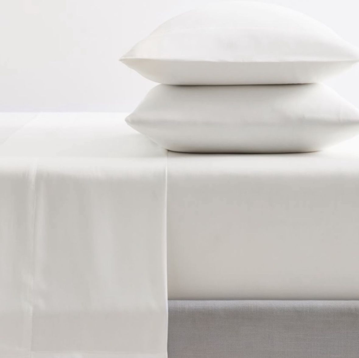 2 Pottery Barn Pillowcases White Standard Size Tencel Lyocell Cotton Plant Dyed