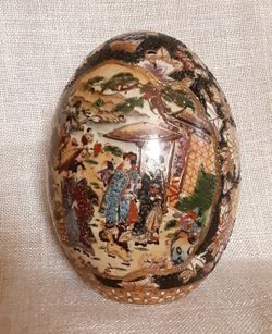 Vintage Satsuma Style Handpainted Egg
