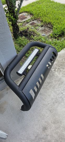 Para choque TOYOTA TACOMA