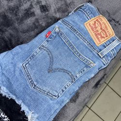 Levi Shorts 