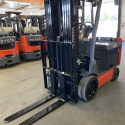 2021 Toyota 8FBCU20 241" Quad Mast Forklift