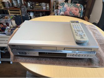 JVC HR-XVC33U VHS VCR DVD Combo Player Recorder with remote