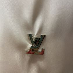 Lapel pin
