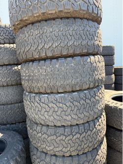 Vendo 285/70/R17 las 4 llantas Bfgoodrich  por $220
