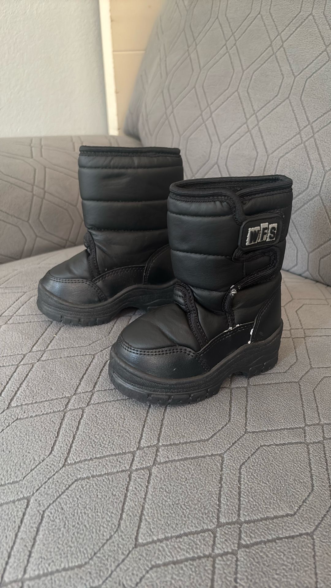 Black Snow Boots