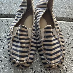 $5 Women’s Sz 11  Aerosoles Flats