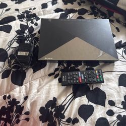 Sony 3D Blu-ray disc player and its remote control