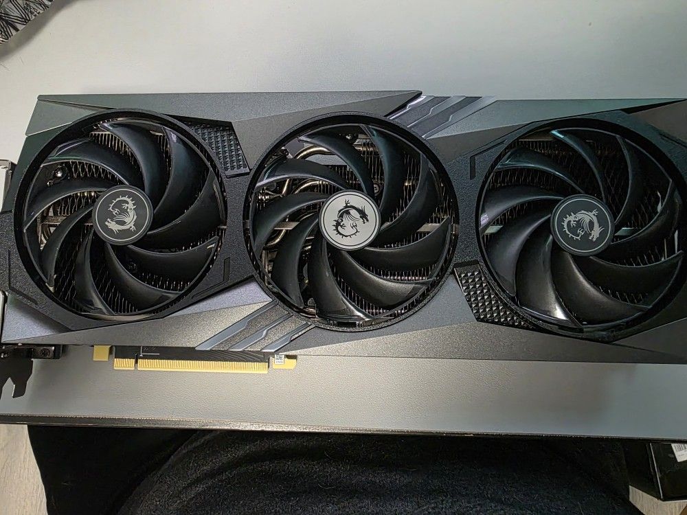 MSI GeForce 4070 GAMING X TRIO